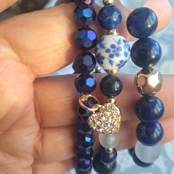 Set of 3 blue galss and ceramic beads - Picture 3 of 5